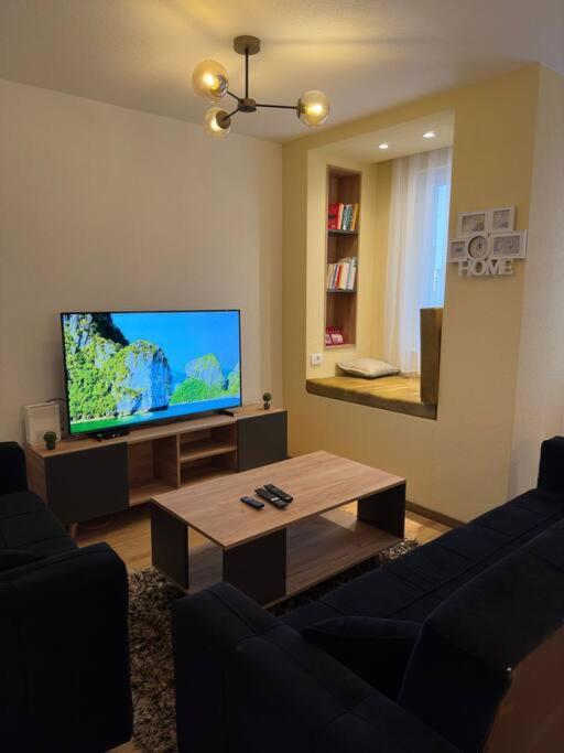 Ora-Prn,Peaceful Central Apartment Pristina Esterno foto