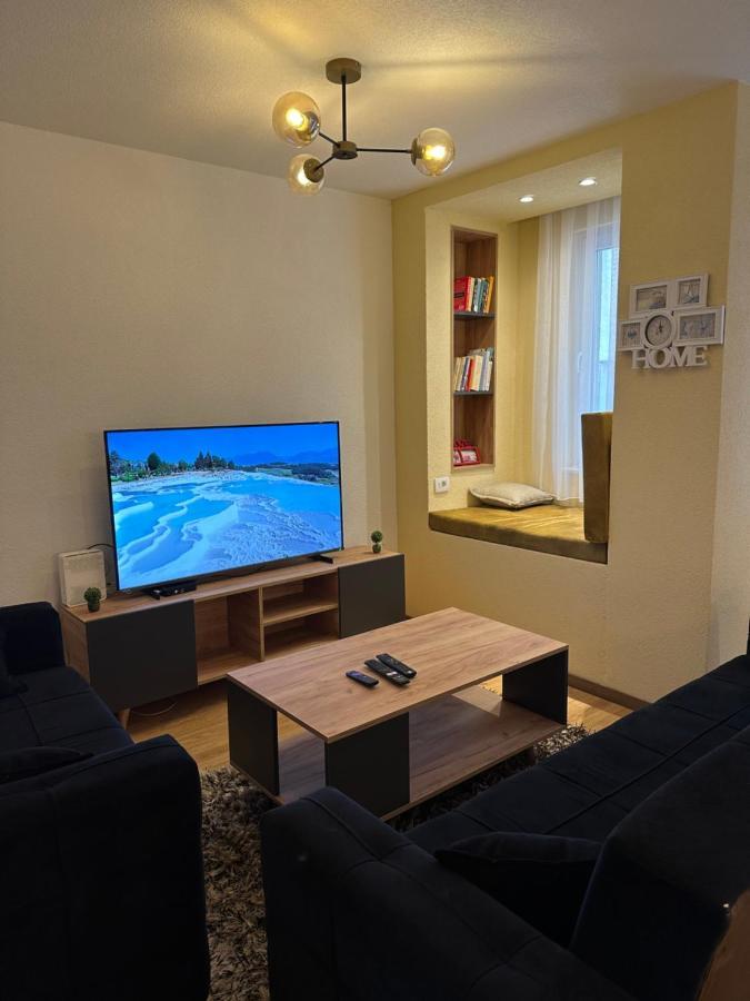 Ora-Prn,Peaceful Central Apartment Pristina Esterno foto